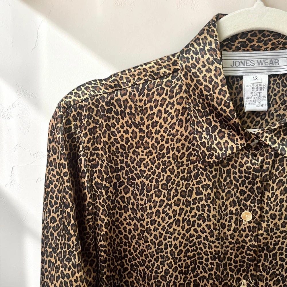 Vintage Jones Wear Top Women's Medium Leopard Print Satin Relaxed Fit Vamp Sexy